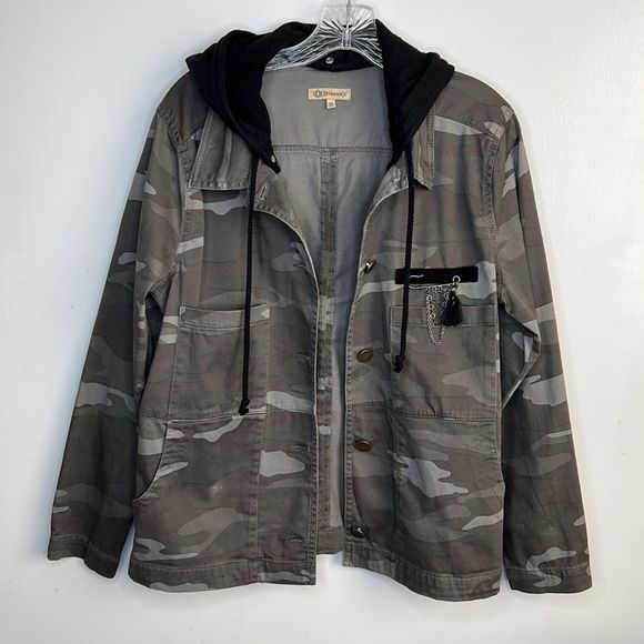 Camo Embellished Utility Jacket - Picture 6 of 15